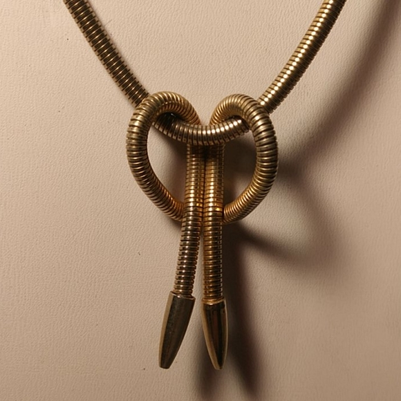 Vintage Knot Necklace Jewelry - Unique Gold Tone Necklace w/Knot Dangle Pendant